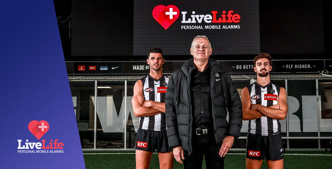 Live Life alarms Pete Morris with Collingwood players